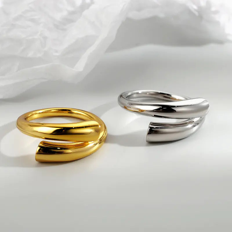 VIORA™ Geometric Lines Ring — Modern Minimalist Accessory