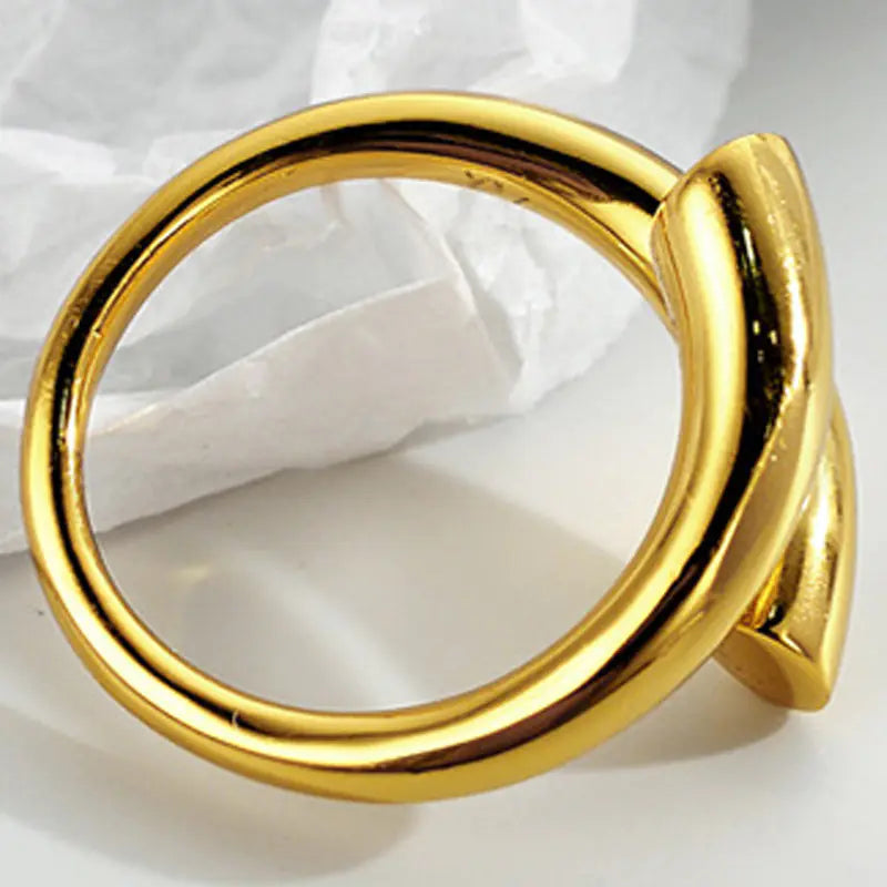 VIORA™ Geometric Lines Ring — Modern Minimalist Accessory